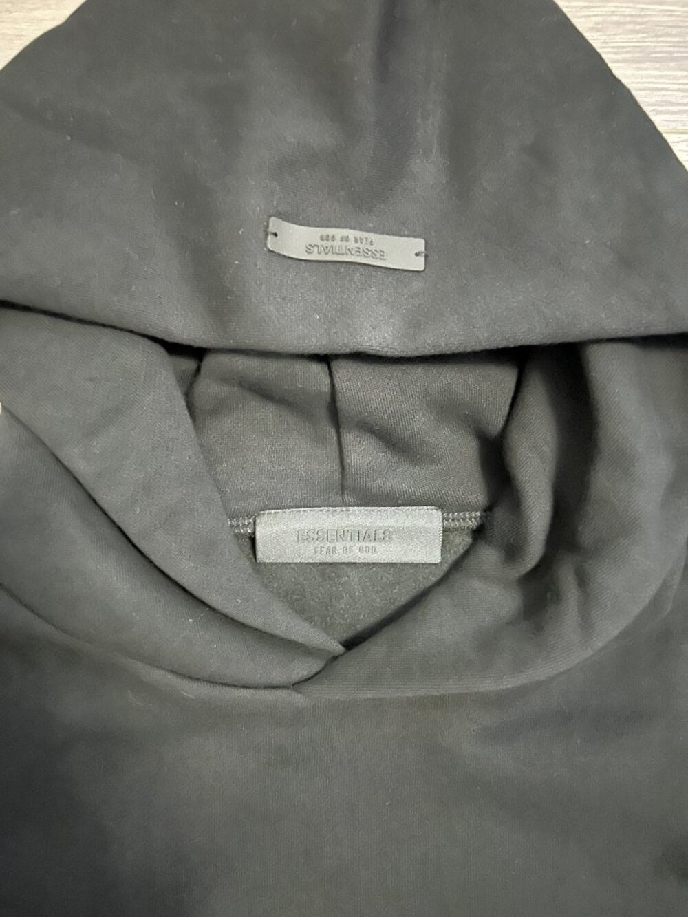Essentials Fear of God Black FW24 Hoodie Brand New - Picture 6 of 6